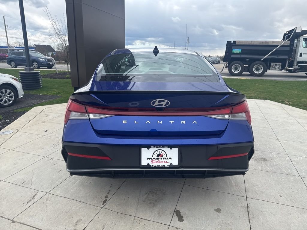2025 Hyundai Elantra SEL - Photo 6