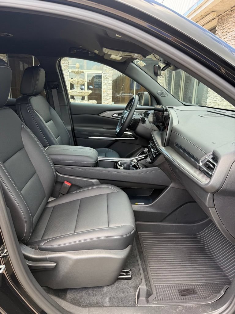 New 2026 Mosaic Black Metallic Chevrolet LT image 26