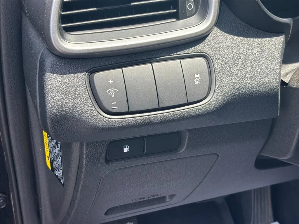Used 2018 Black Kia LX image 8