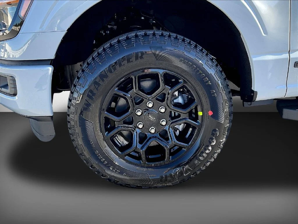 New 2026 Avalanche Ford XLT image 14