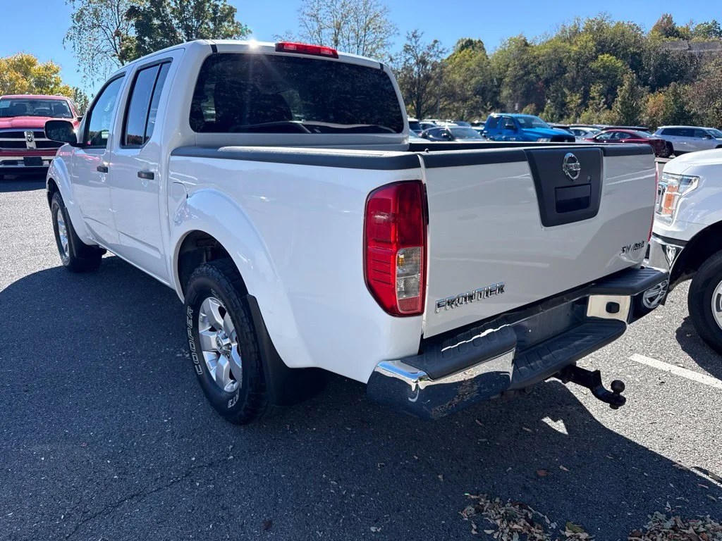 Used 2011 White Nissan SV image 3
