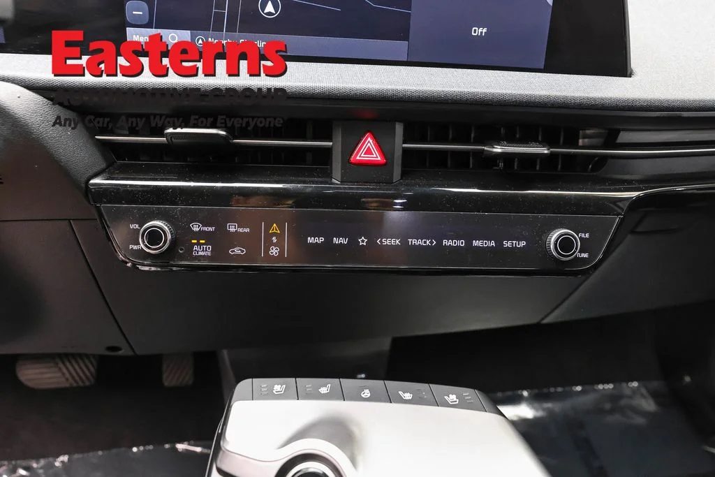 Used 2023 Black Kia Wind image 20