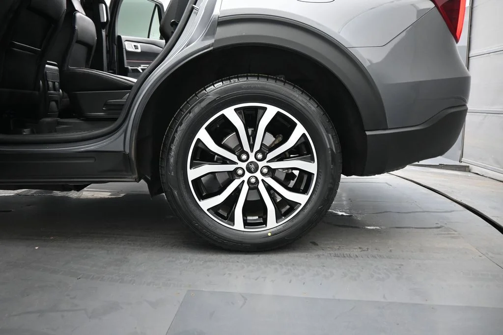 Certified Used 2022 Gray Ford ST-Line image 21