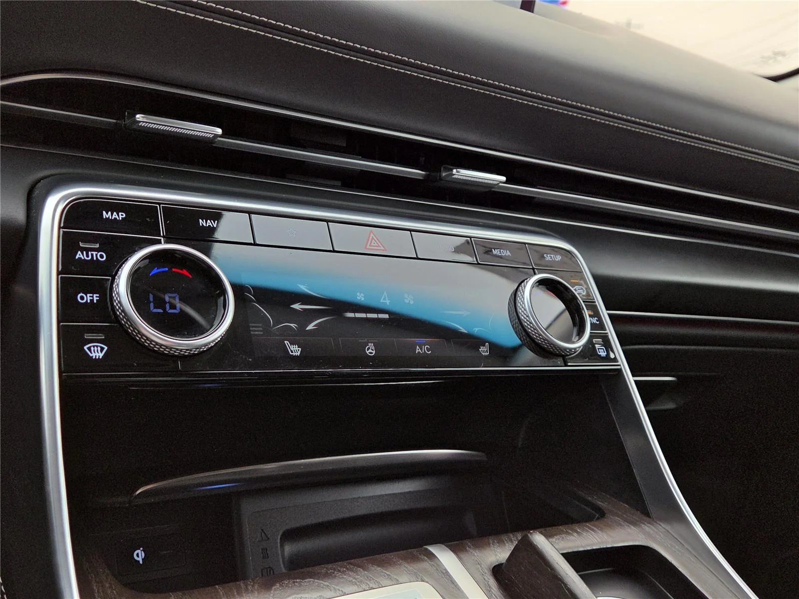 Used 2024 Capri Blue Genesis 2.5T image 10