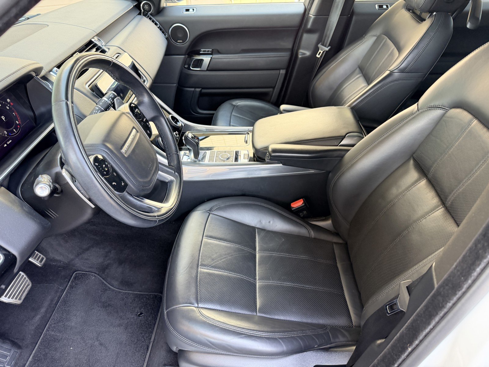 Used 2022 Fuji White Land Rover HSE Silver Edition image 20