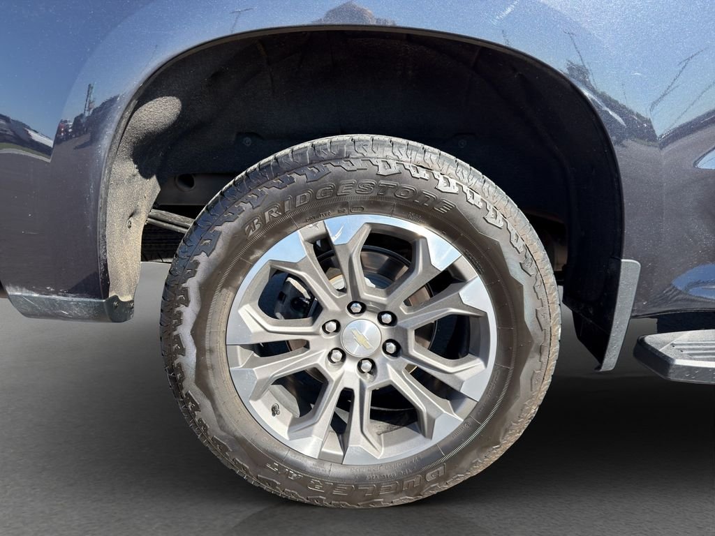 Used 2022 Gray Chevrolet High Country image 24