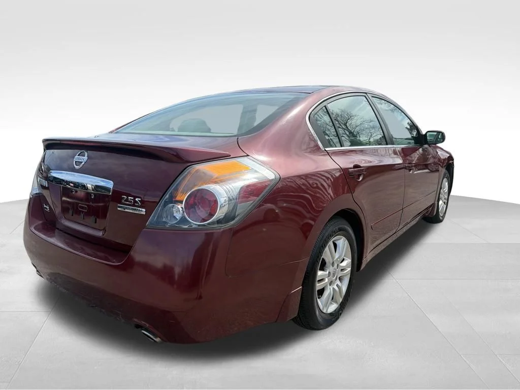Used 2011 Red Nissan 2.5 S image 5