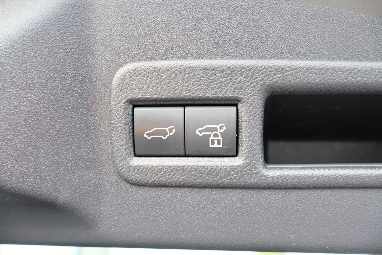 Used 2023 Smoked Carbon Subaru Touring image 25