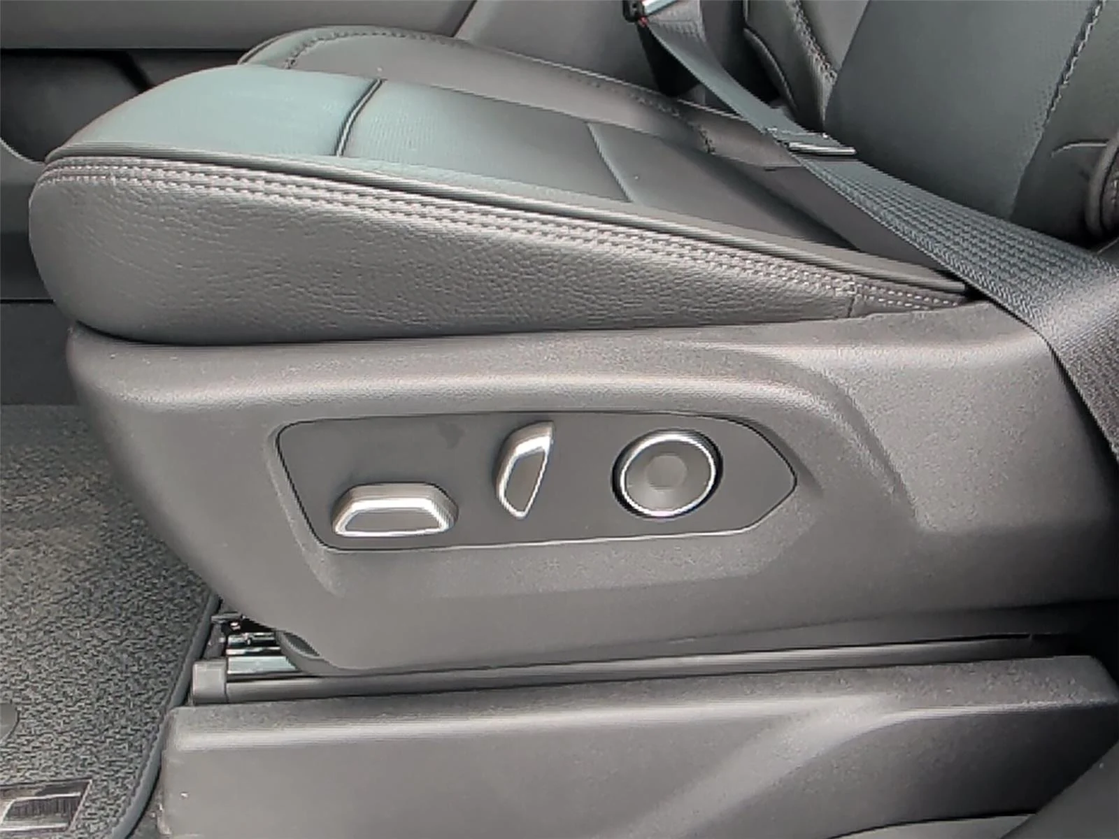 New 2026 Glacier White Tricoat GMC Denali image 12