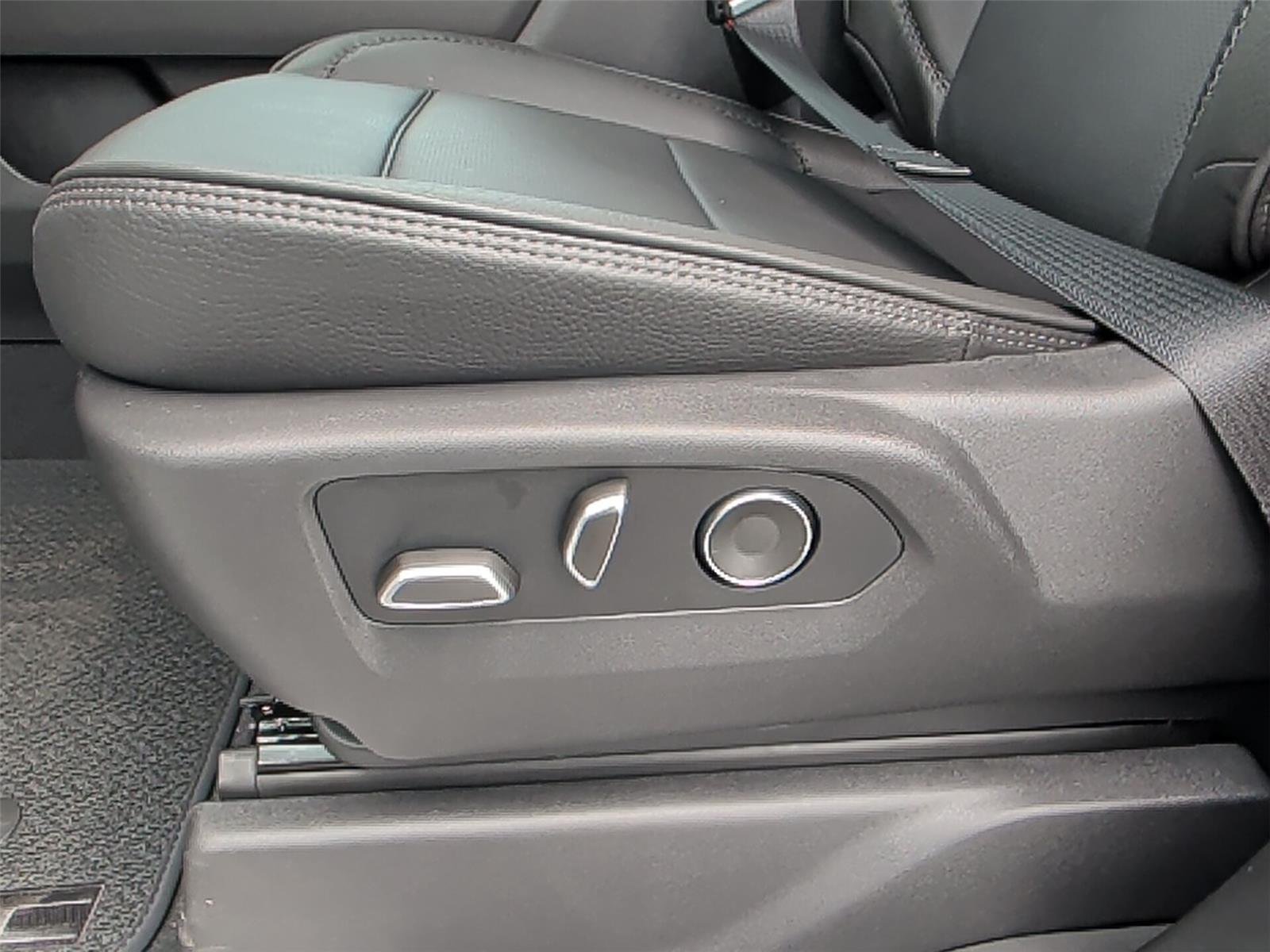 New 2026 Glacier White Tricoat GMC Denali image 12