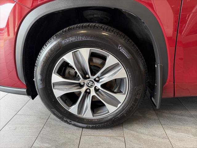 Certified Used 2025 RUBY FLARE PEARL* Toyota  image 52