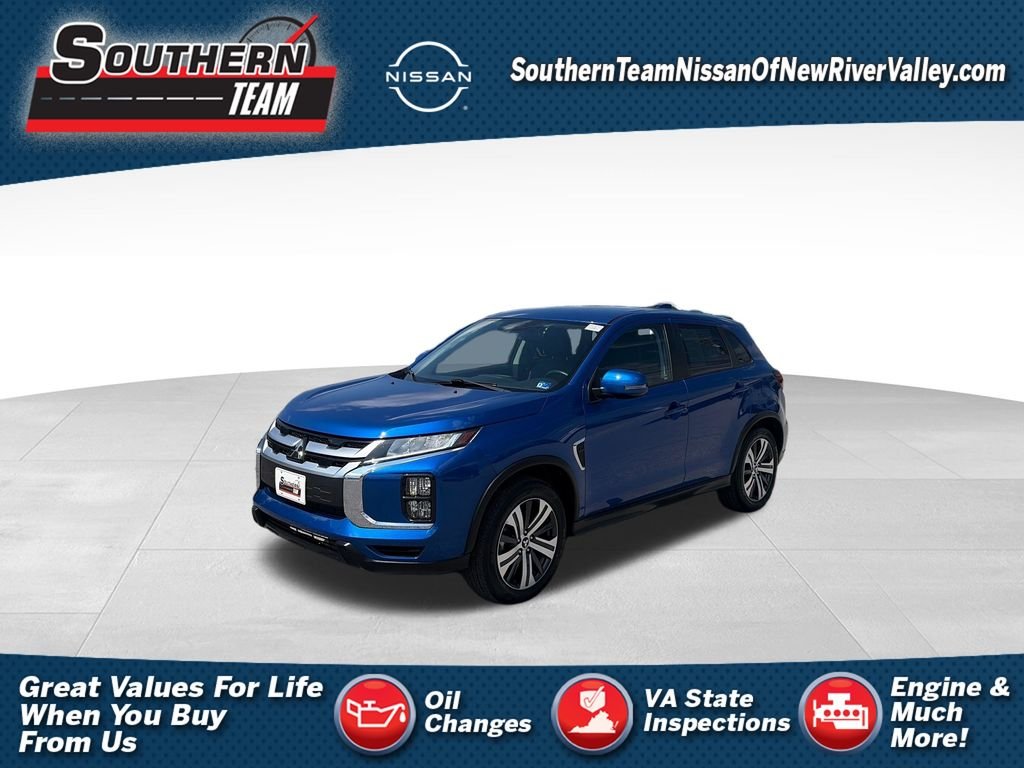 Used 2025 Blue Mitsubishi 2.0 SE image 1