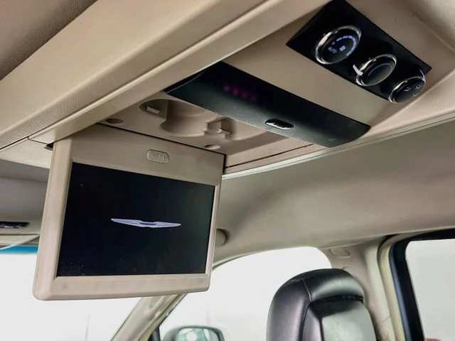 2013 Chrysler Town & Country Touring - Photo 23
