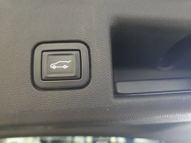 Used 2021 MOSAIC BLACK METALLIC Chevrolet LT image 15