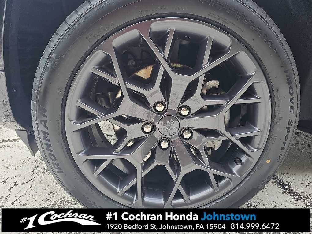 Used 2023 Diamond Black Crystal Pearlcoat Jeep Summit Reserve image 11