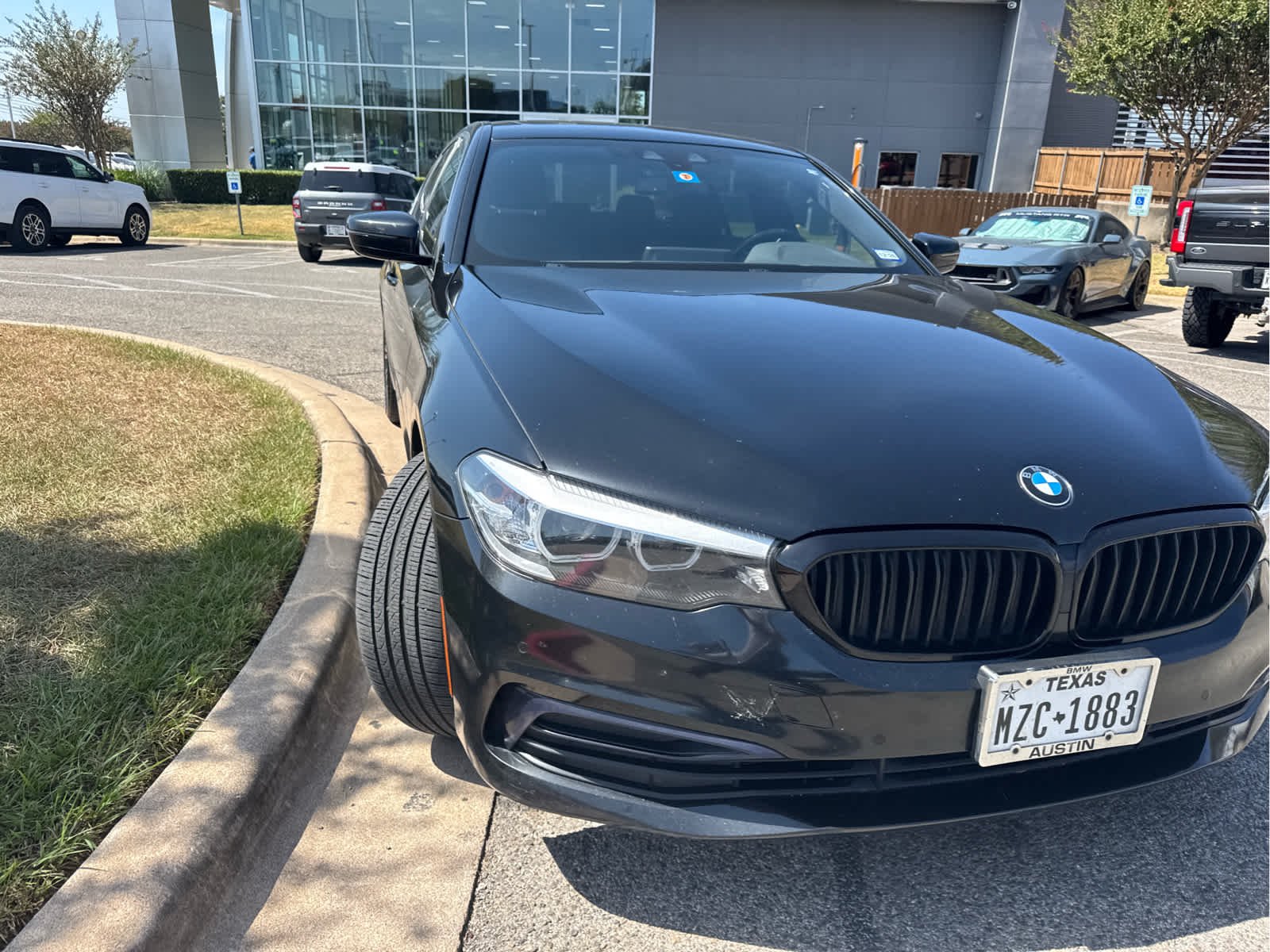 Used 2019 Black Sapphire Metallic BMW 530i image 4