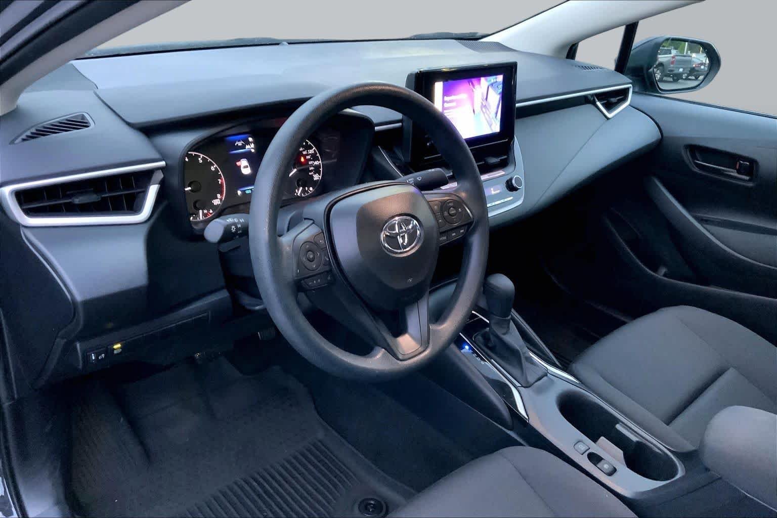 Used 2025 Underground Toyota LE image 17