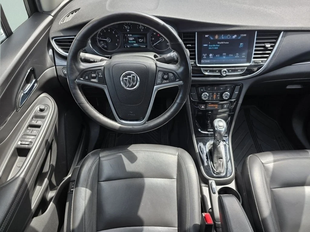 Used 2018 Summit White Buick Essence image 32