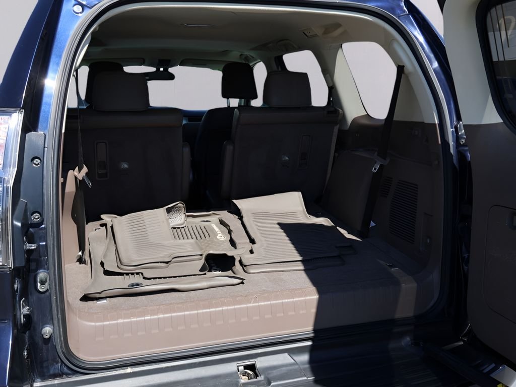 Used 2019 Nightfall Mica Lexus 460 image 16