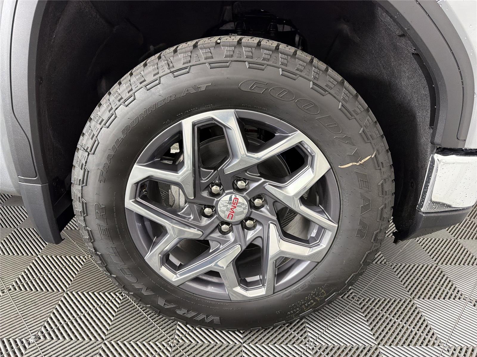 2026 GMC Sierra 1500 SLT - Photo 10