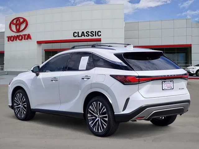 Used 2024 Eminent White Pearl Lexus 350 Premium Plus image 4