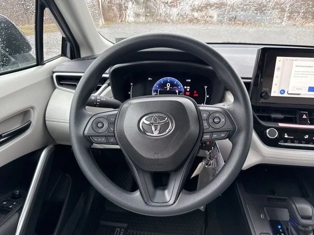 2026 Toyota Corolla Cross L - Photo 18