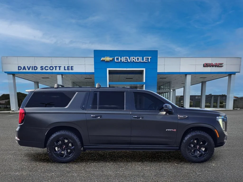 Used 2025 Onyx Black GMC AT4 Ultimate image 8