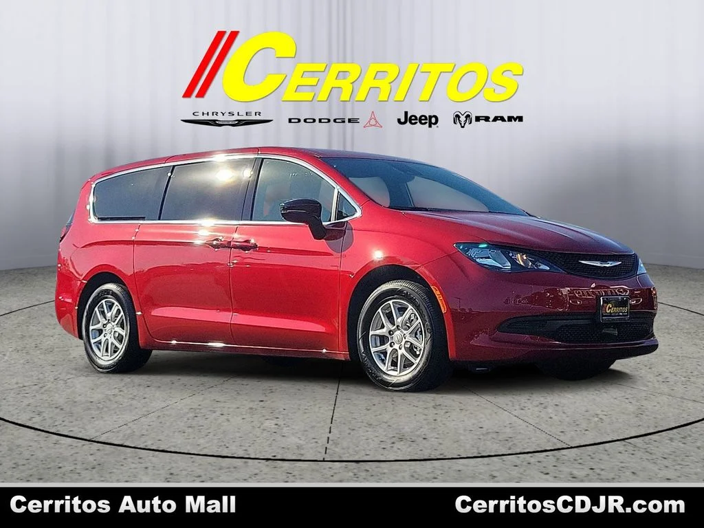 2026 Chrysler Voyager LX's photo