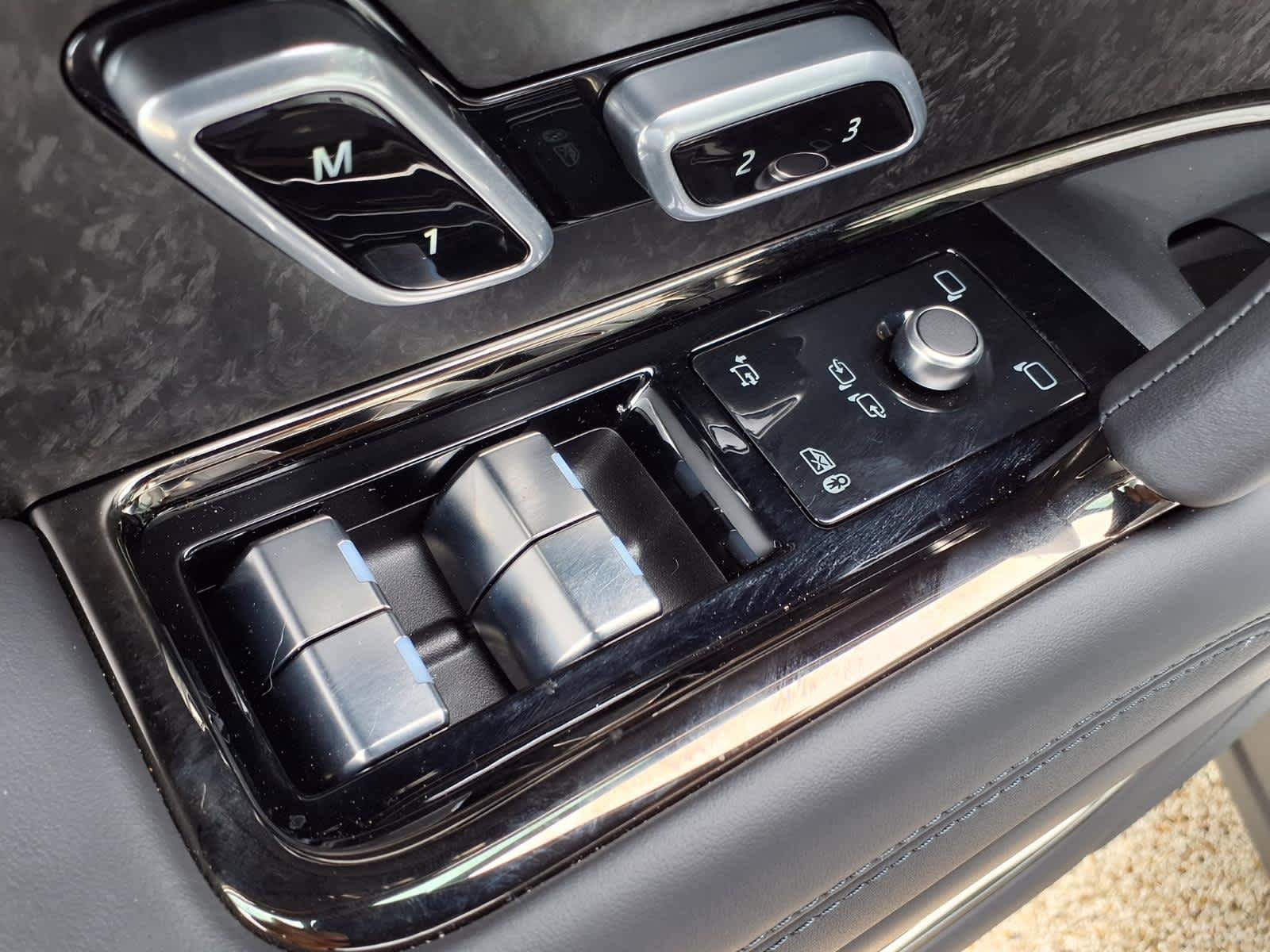 New 2026 Fuji White Land Rover Dynamic SE image 11