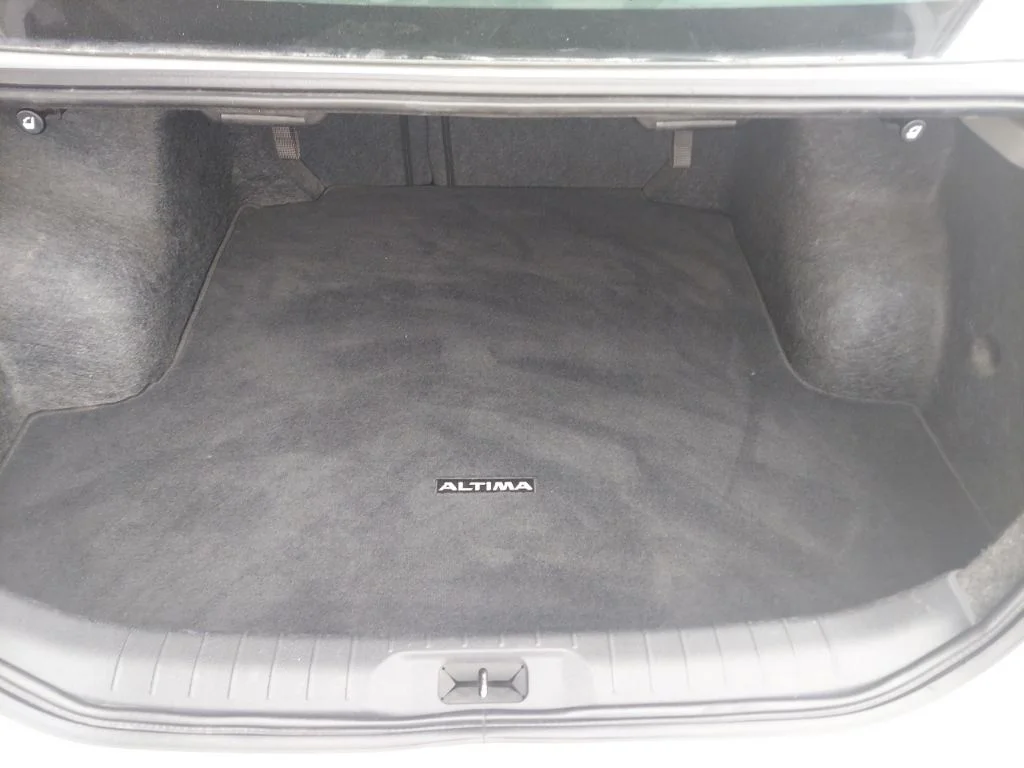 Used 2023 Silver Nissan 2.5 SV image 38