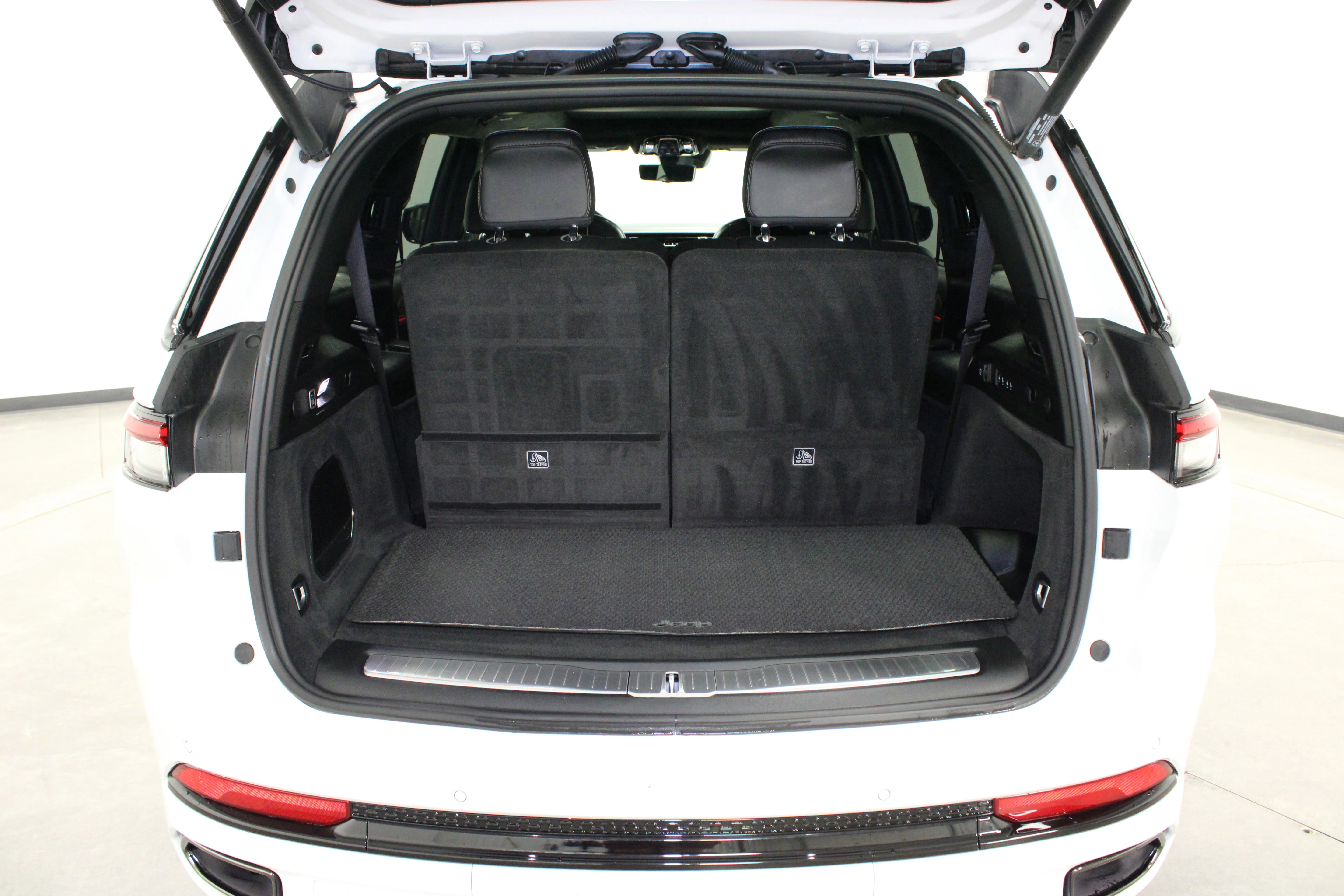 Used 2023 Bright White Clearcoat Jeep Summit image 13