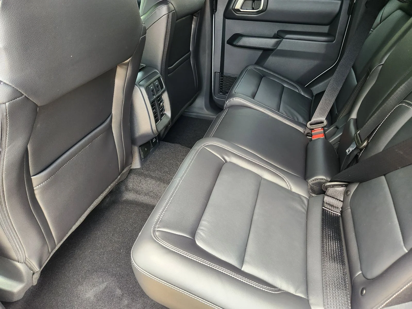 New 2026 Avalanche Gray Ford Outer Banks® image 20