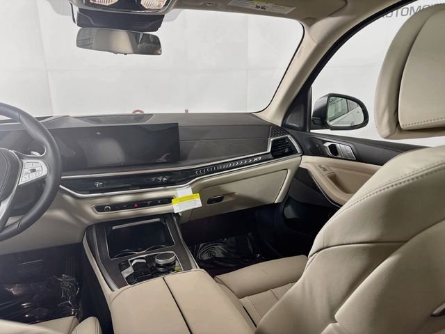 Used 2027 White Metallic BMW xDrive40i image 24