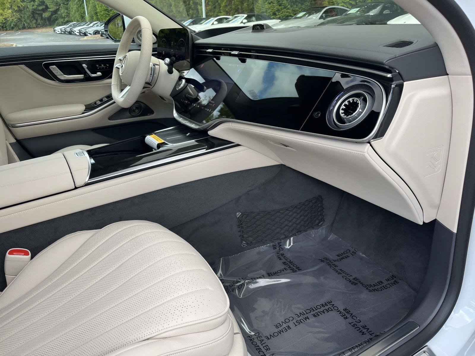 New 2027 MANUFAKTUR Moonlight White Metallic Mercedes-Benz S 500 4MATIC® Sedan image 46