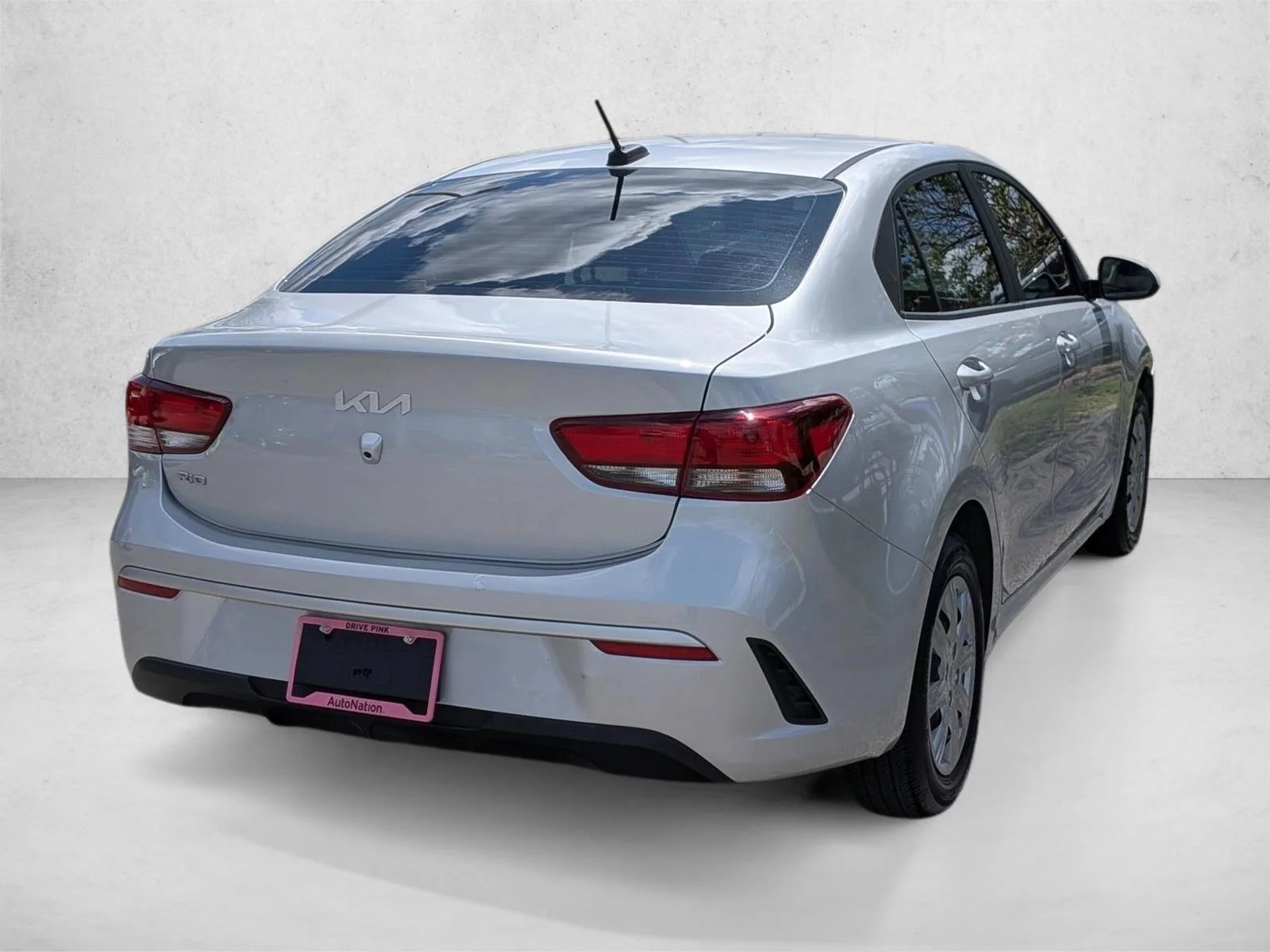 Used 2023 Silky Silver Kia LX image 5