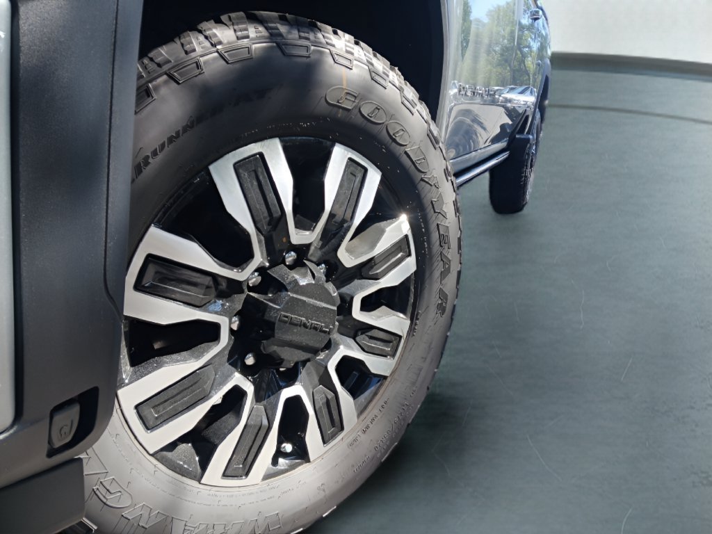 New 2026 GMC Sierra 2500 HD Denali Ultimate, photo 2