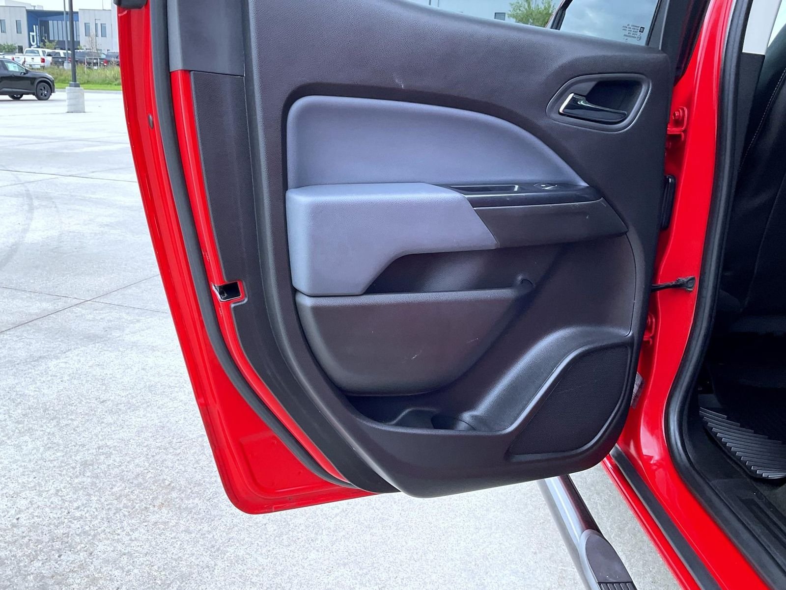 Used 2017 Red Chevrolet Z71 image 18