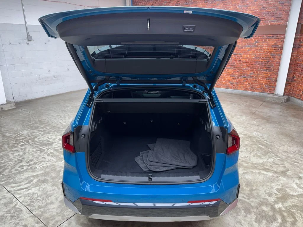 Used 2025 Blue BMW xDrive28i image 29