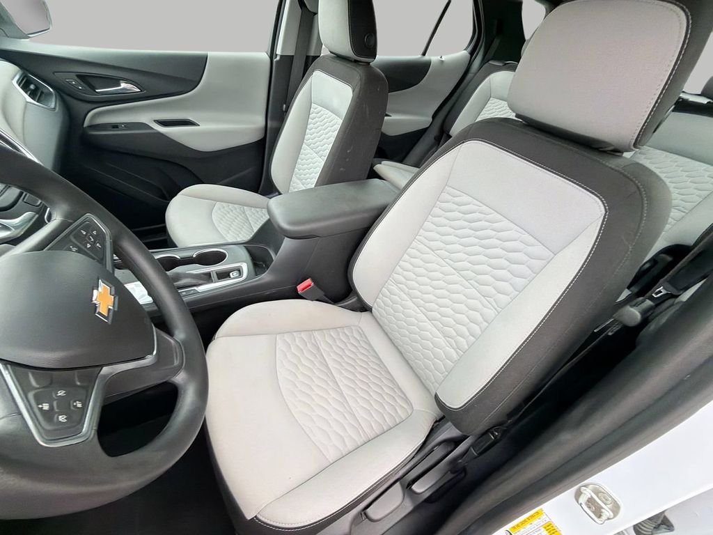 Used 2018 White Chevrolet LS image 16