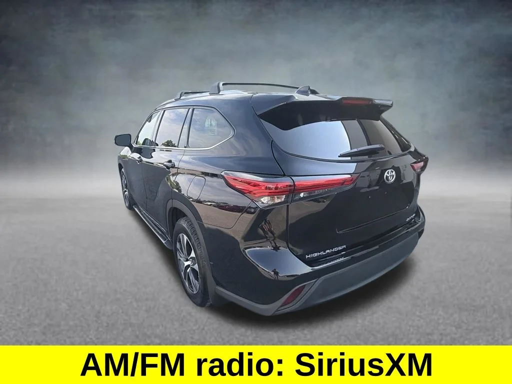 Used 2022 Black Toyota XLE image 3