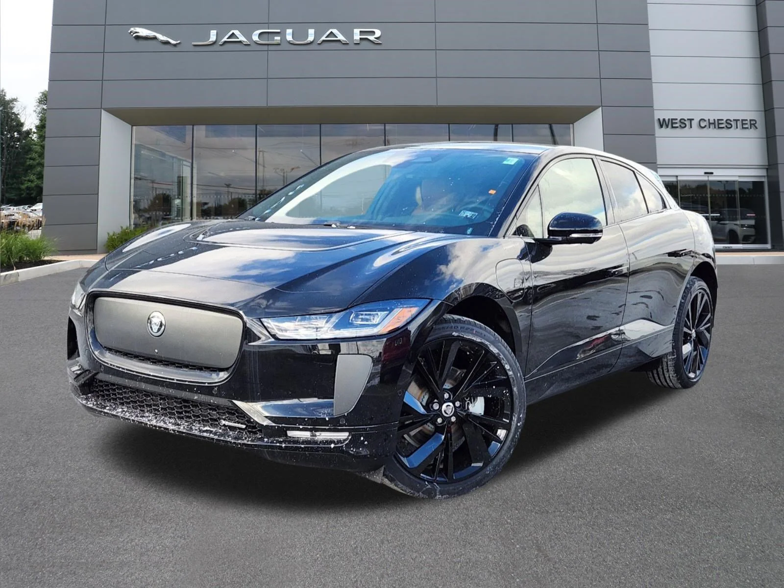 2024 Jaguar I-PACE EV 400 R-Dynamic HSE's photo