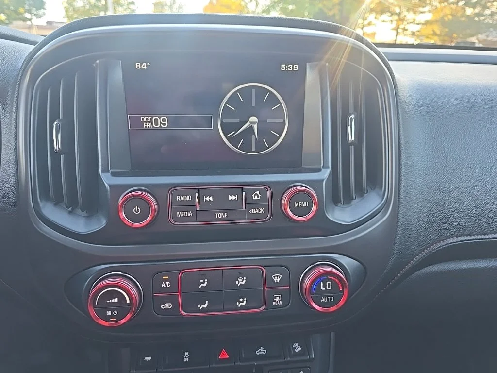 Used 2015 Cyber Gray Metallic GMC SLE1 image 9