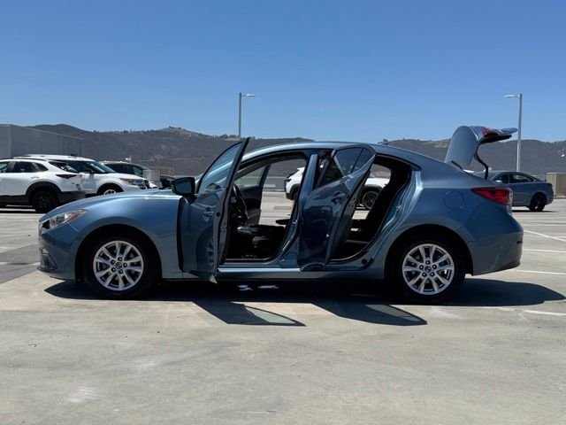 Used 2016 Blue Reflex Mica Mazda i Touring image 27