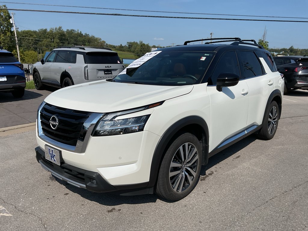 Used 2022 Pearl White Tricoat/Super Black Nissan Platinum image 4