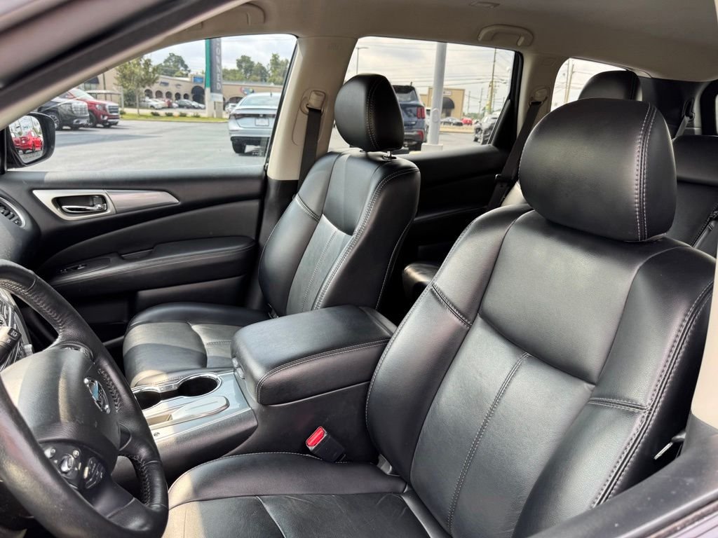 Used 2019 Black Nissan SL image 9