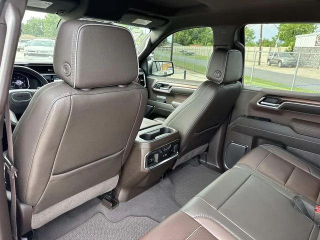 Used 2024 White GMC Denali image 34