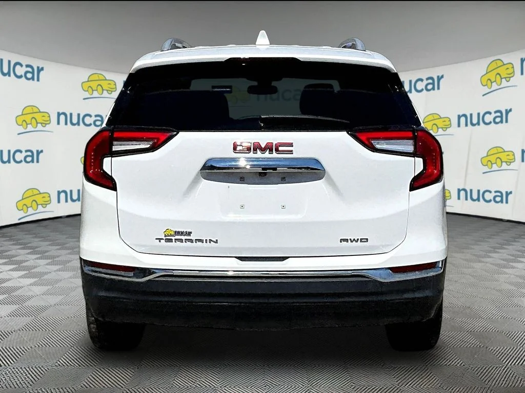 Used 2024 White GMC SLT image 5