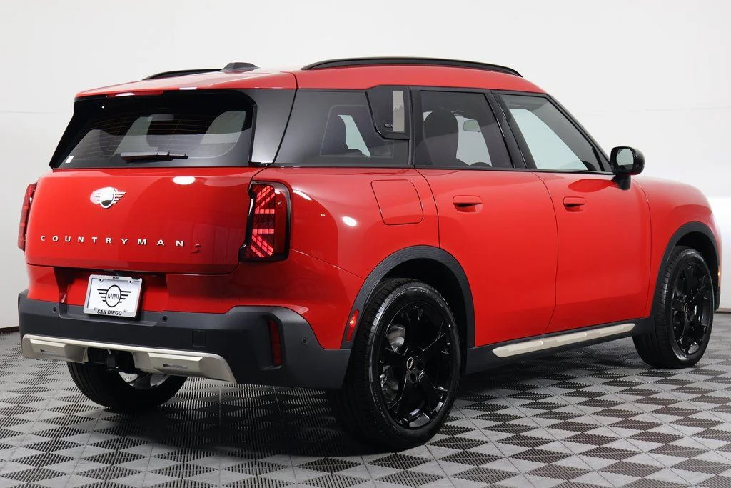 New 2027 Chili Red MINI Signature Plus image 2