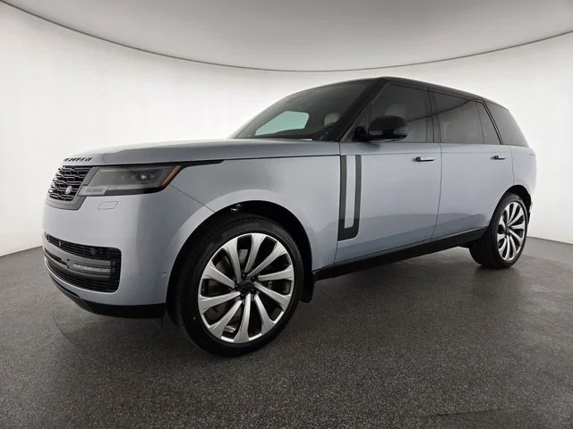 New 2026 Ionian Silver in Gloss finish Land Rover SE image 28