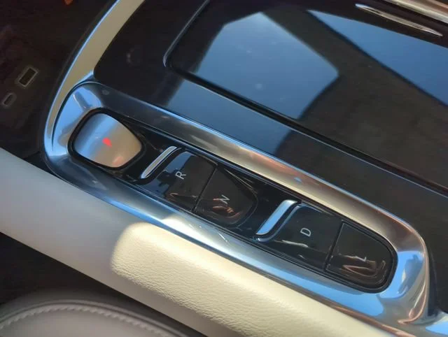 Used 2023 Includes Spectra Gray lower exterior accent color.) Buick Essence image 29